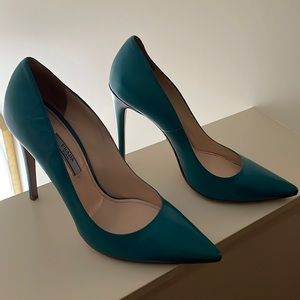 Prada heels size 8